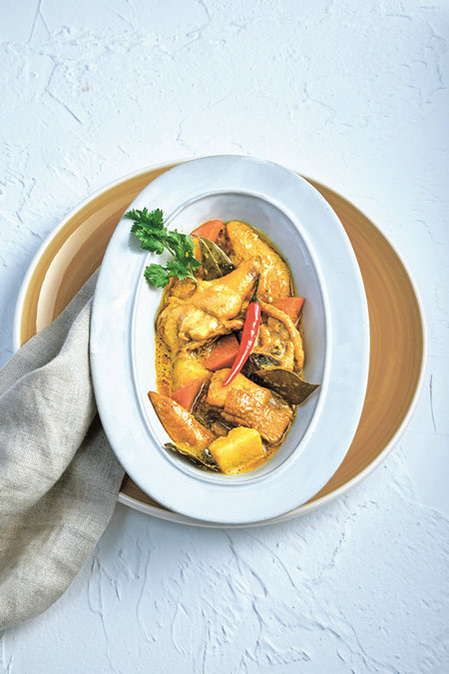 Recomendación de la chef Grace Choy: Estilo casero de pollo al curry. [Foto proporcionada a chinadaily.com.cn]