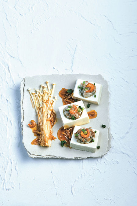 Recomendación de la chef Grace Choy: Tofu rellena al vapor. [Foto proporcionada a chinadaily.com.cn]