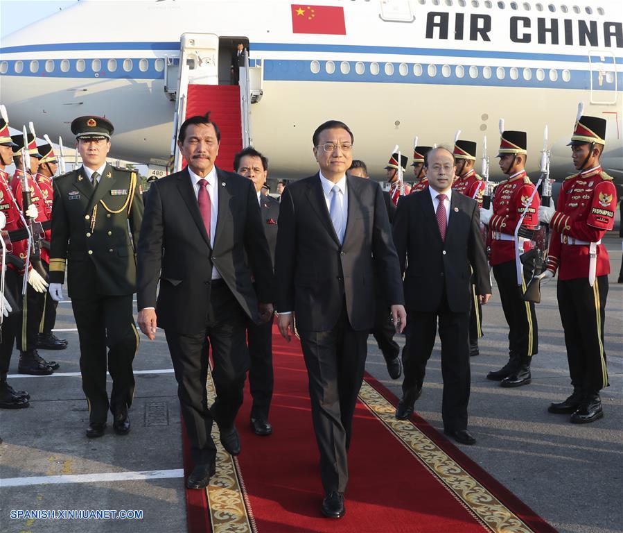Primer ministro chino llega a Indonesia para visita oficial