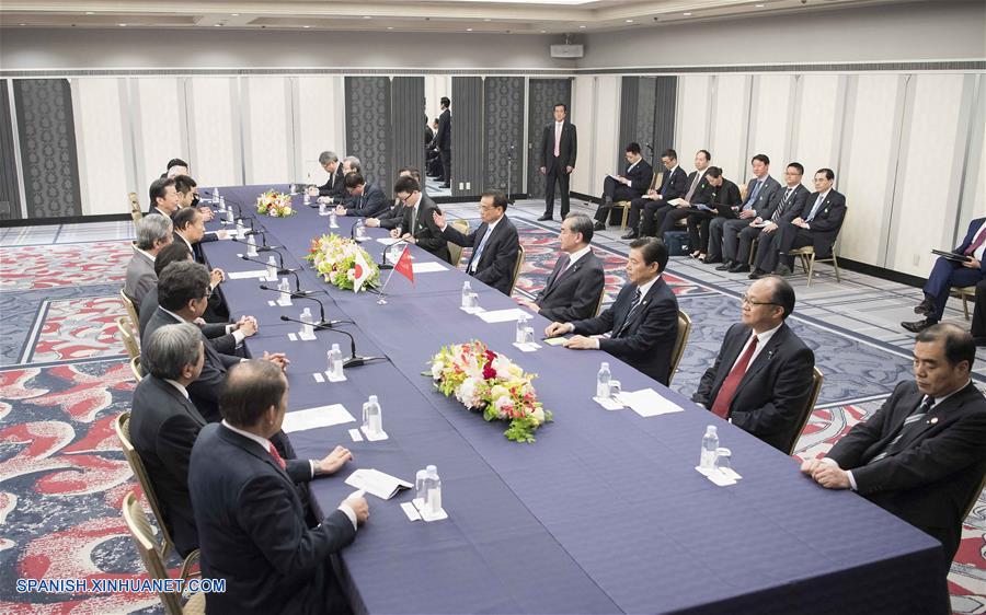 PM chino pide a partidos políticos de Japón impulsar lazos bilaterales