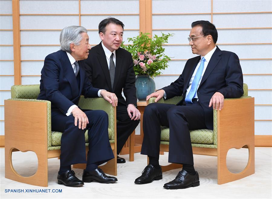 PM chino se reúne con emperador de Japón