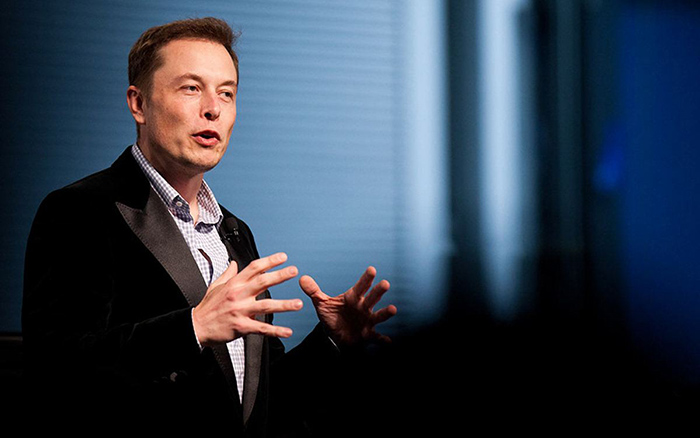 9. Elon Musk                  Empresa: SpaceX / Tesla
