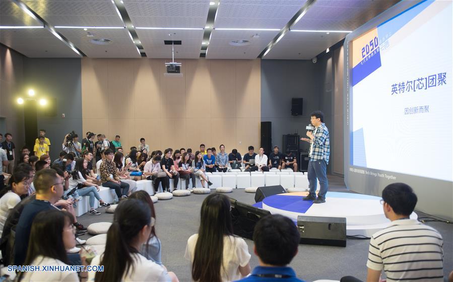 Más de 10.000 jóvenes se reúnen en conferencia de innovación tecnológica de China