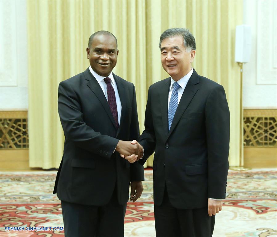 Máximo asesor político chino se reúne con ministro de Exteriores de Burkina Faso