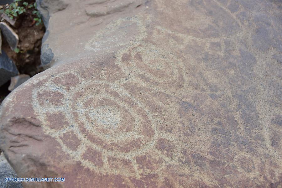 Descubren pinturas rupestres de hace 2.000 años en región tibetana de China