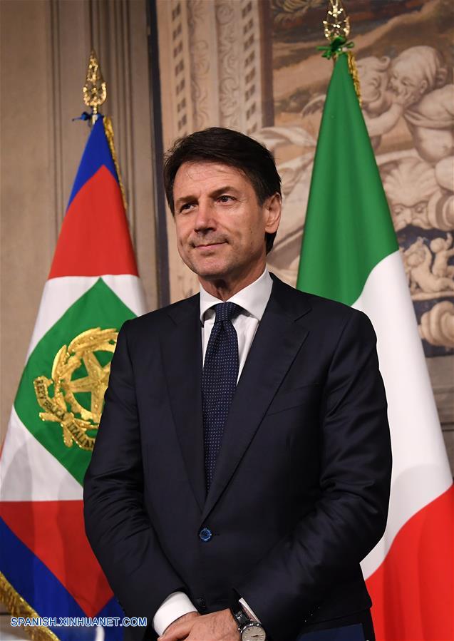 Giuseppe Conte asiste a una conferencia de prensa luego de su reunión con el presidente italiano, Sergio Mattarella, en Roma, Italia, el 31 de mayo de 2018.  (Xinhua/Alberto Lingria)