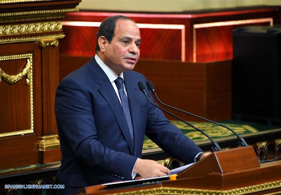 El presidente de Egipto, Abdel Fattah al-Sisi, pronuncia un discurso durante su ceremonia de juramentación, en El Cairo, Egipto, el 2 de junio de 2018. El presidente Abdel Fattah al-Sisi fue juramentado el sábado como presidente de Egipto para un segundo mandato hasta el 2022, informó la televisión estatal Nile TV. (Xinhua/MENA)