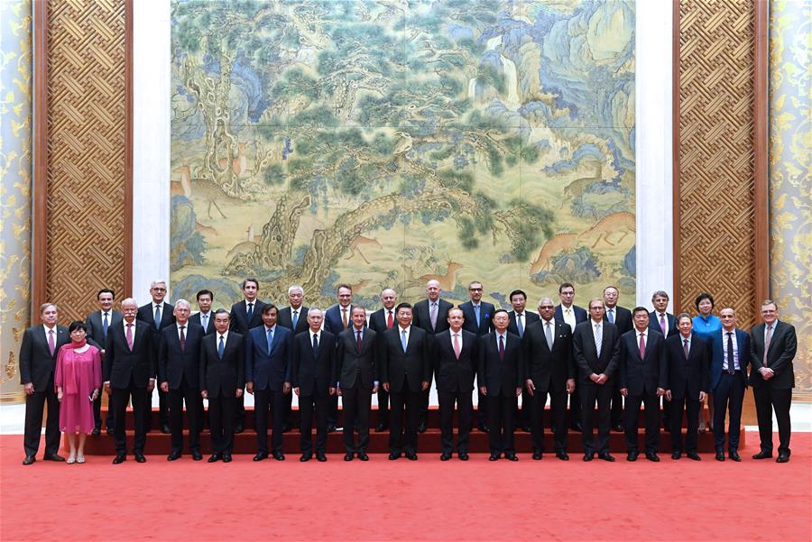 Xi se reúne con ejecutivos de famosas empresas multinacionales