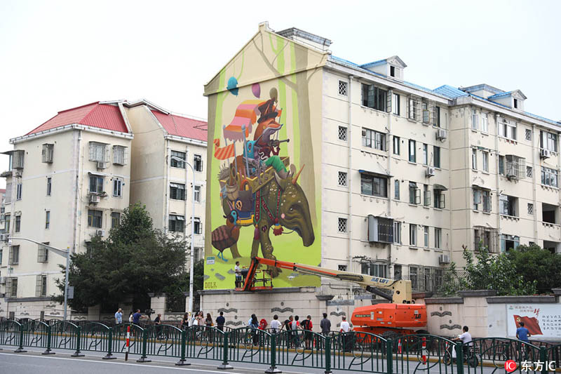 Artistas crearon murales en un edificio residencial en Shanghai
