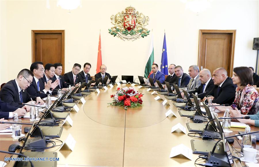 Premier chino pide intercambios más estrechos entre pueblos con Bulgaria