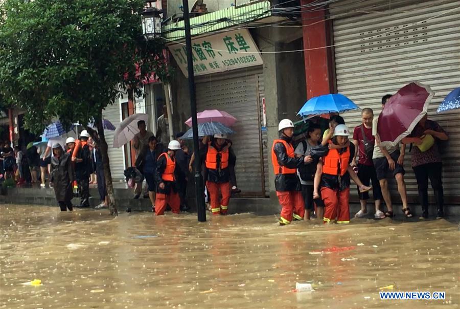 Las intensas lluvias obligan a evacuar residentes en la provincia de Gansu