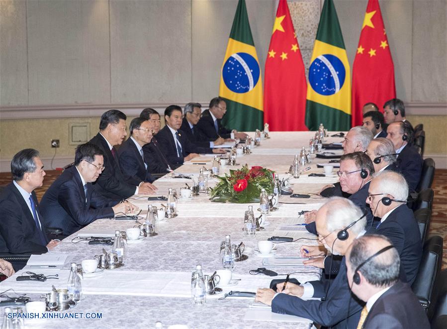 El presidente de China, Xi Jinping, se reúne con su homólogo de Brasil, Michel Temer, en Johannesburgo, Sudáfrica, el 26 de julio de 2018. (Xinhua/Wang Ye)