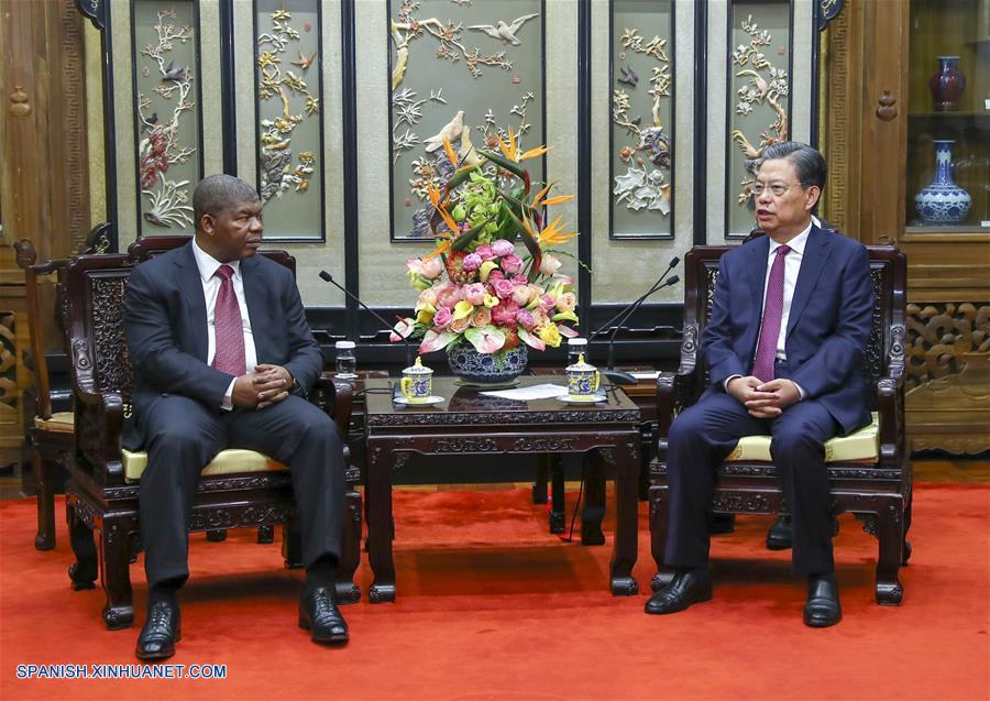 Alto funcionario de PCCh se reúne con presidente de Angola