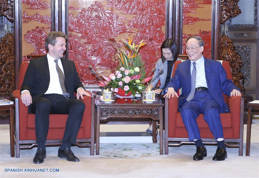 Vicepresidente chino se reúne con ministro de Relaciones Exteriores de Islandia