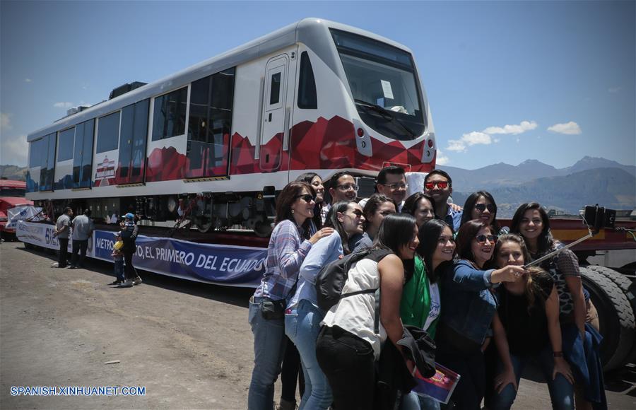 Primer tren y sus vagones que pertenecerán a la Línea 1 del Metro de Quito llegan a la estación de Quitumbe