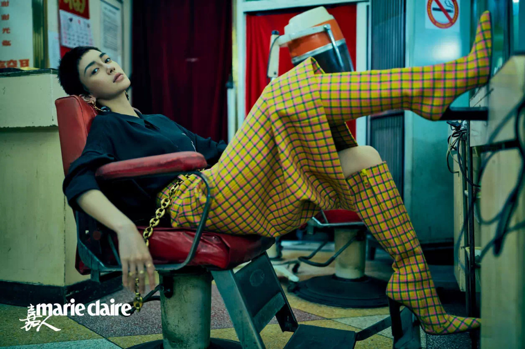 El icono de la moda Angelababy es portada de una revista de moda