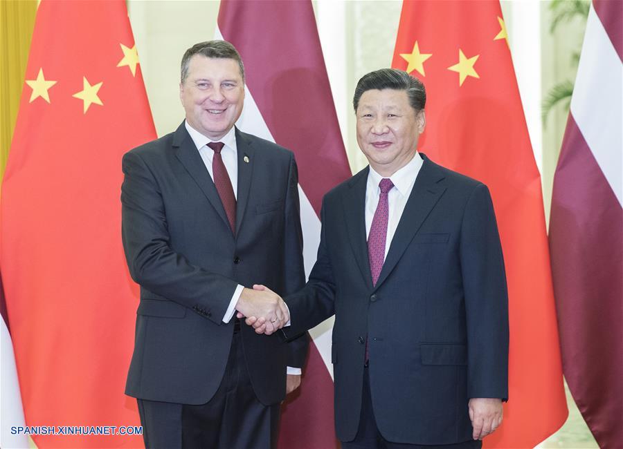 Xi se reúne con presidente de Letonia