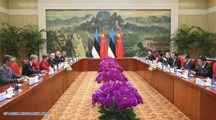 Premier Li pide a China y Estonia expandir cooperación e impulsar relaciones