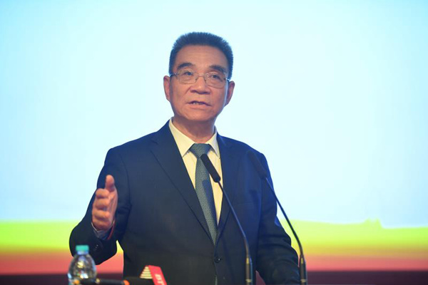 Lin Yifu, subdirector del Comité Económico del Comité Nacional de la Conferencia Consultiva Política del Pueblo Chino (CCPPC) y profesor de la Universidad de Pekín, pronunció su discurso.