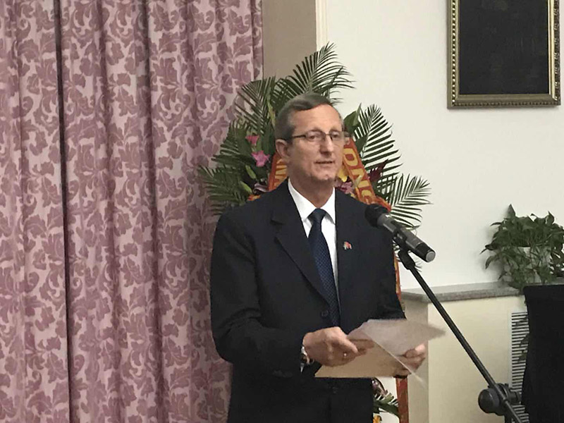 Miguel Ángel Ramírez, embajador de Cuba en China, interviene durante la celebración por el 58 aniversario del establecimiento de las relaciones diplomáticas entre Cuba y China. (Foto: Wu Sixuan/ Pueblo en Línea)