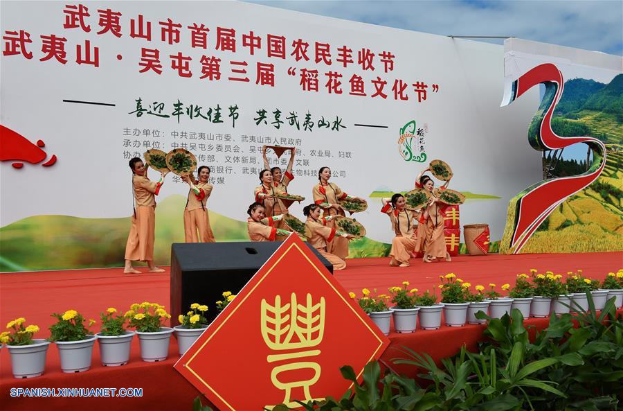 Fujian: Evento para celebrar la cosecha en Wuyishan