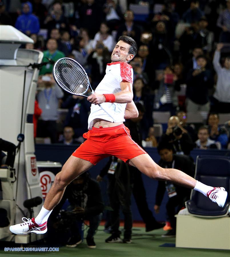 Djokovic gana la final individual varonil del torneo de tenis Maestros de Shanghai de ATP
