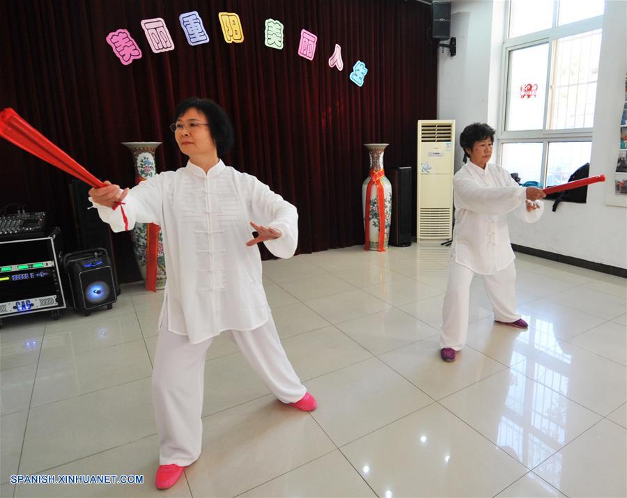 Beijing: Residentes celebran Festival Chongyang en comunidad Hetaoyuan