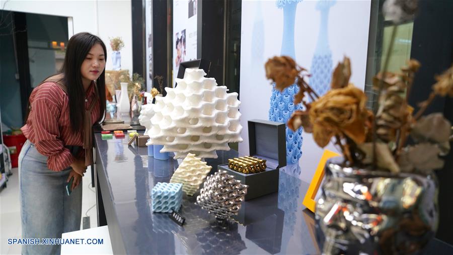 Tecnología de impresión en 3D facilita creación de figuras de cerámica