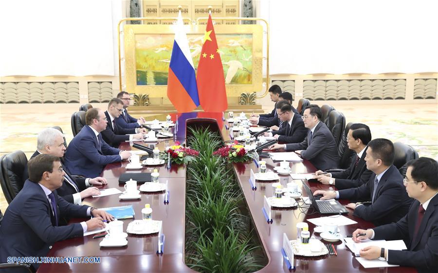 Funcionario del PCCh se reúne con jefe de administración presidencial rusa