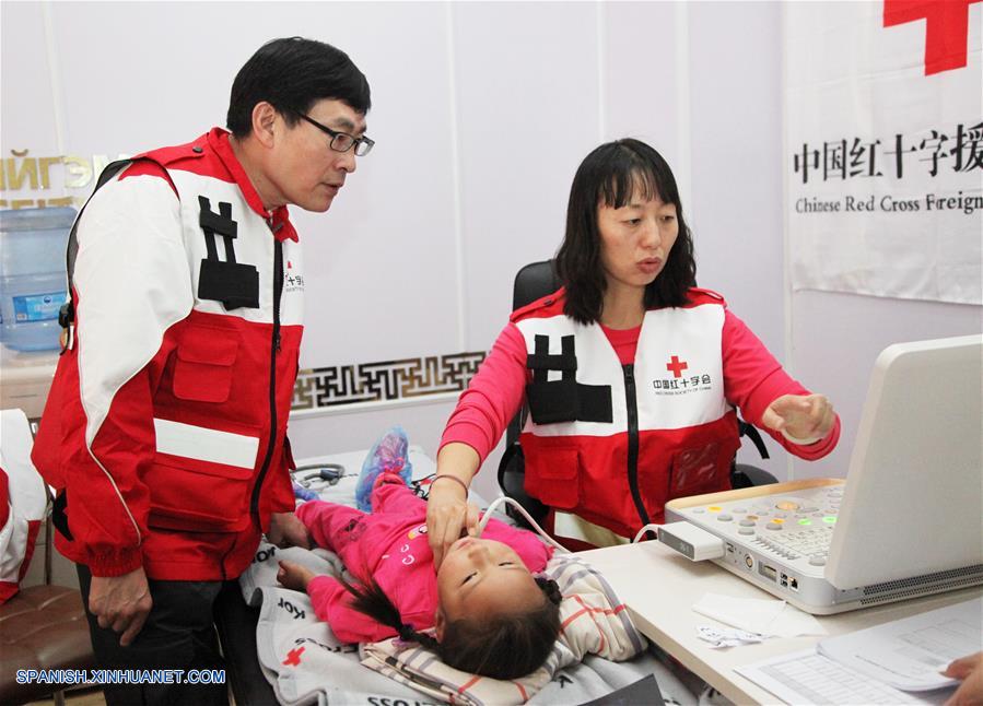 Médicos chinos realizan cirugías gratuitas a niños de Mongolia