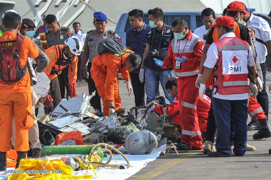 Las 189 personas a bordo del avión siniestrado en Indonesia habrían muerto según fuente oficial