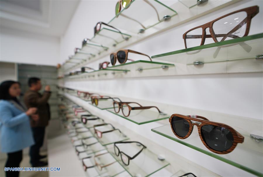 Jiangxi: Monturas de gafas de bambú llegan a mercados