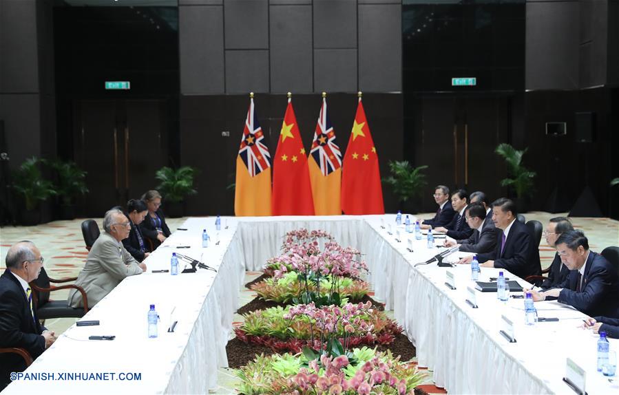 Xi se reúne con líderes de países insulares del Pacífico para impulsar cooperación de Franja y Ruta