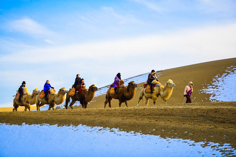 Después de la primera nevada, Dunhuang se convierte en la “tierra de las hadas”