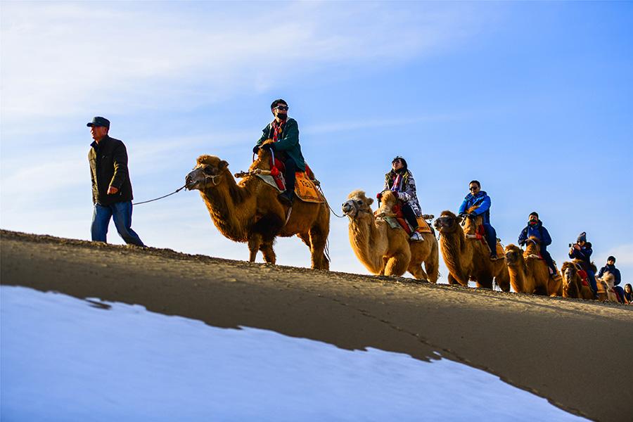 Después de la primera nevada, Dunhuang se convierte en la “tierra de las hadas”