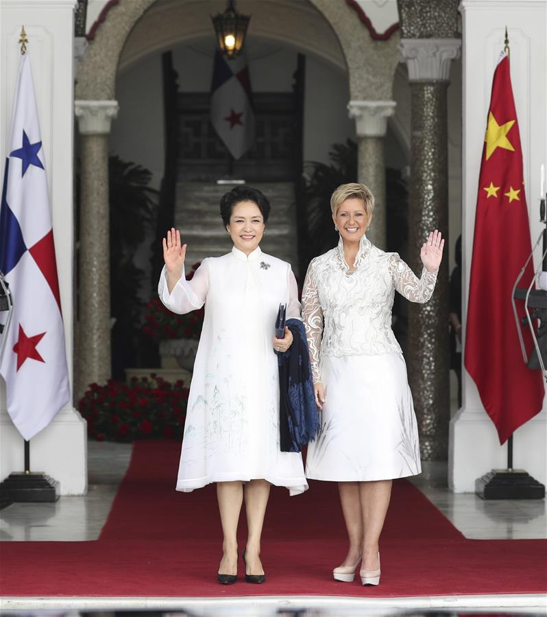 Primera dama china pide cooperación más estrecha con Panamá para la prevención del SIDA