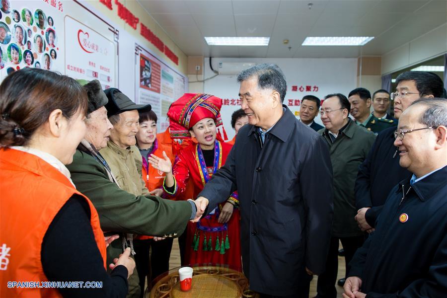 Máximo asesor político de China visita a habitantes de Guangxi