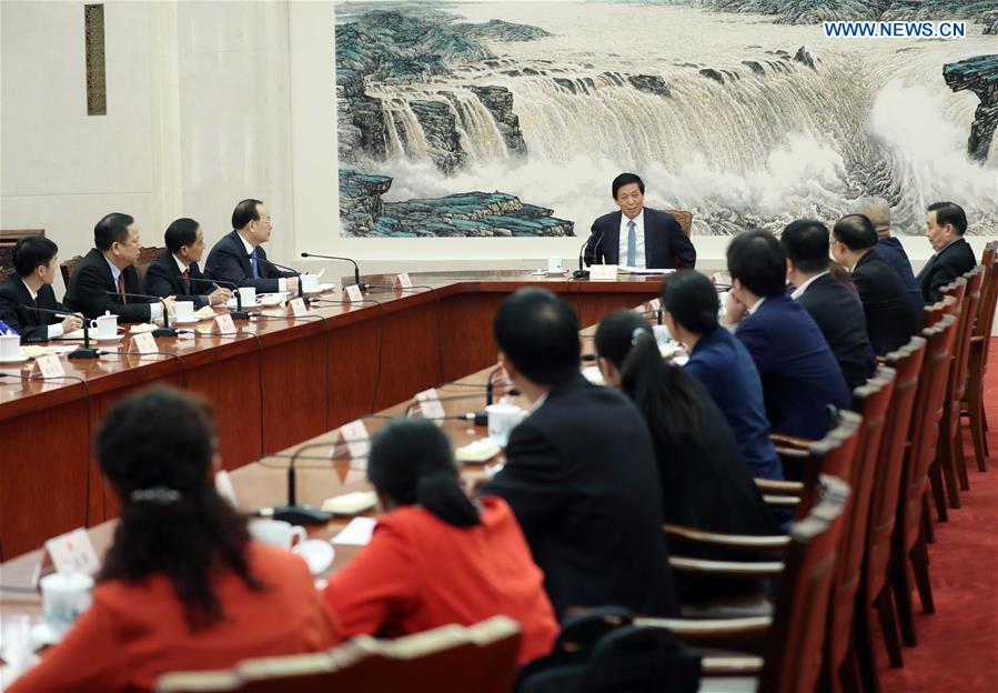 Máximo legislador chino pide a legisladores que cumplan mejor con sus deberes