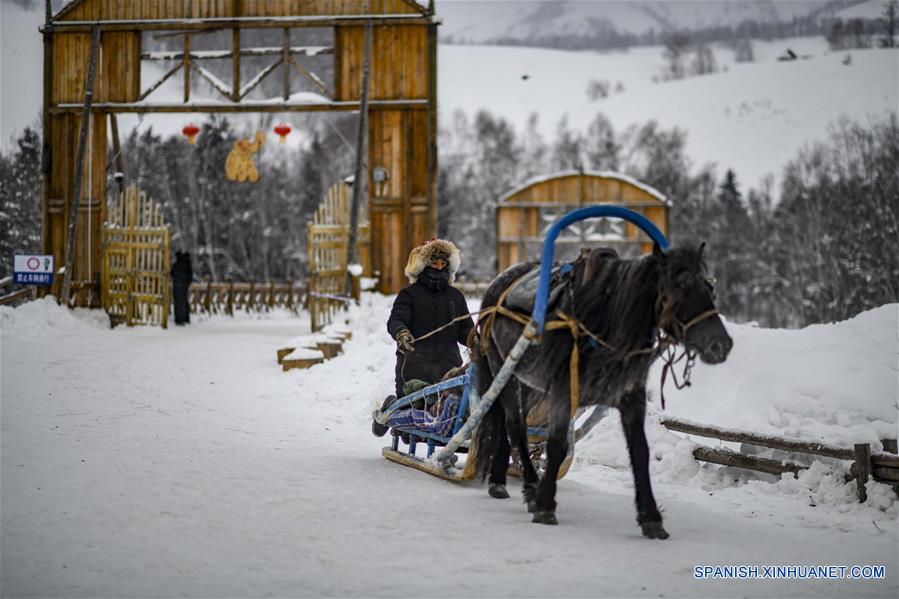 Festival de hielo y nieve comienza en Kanas