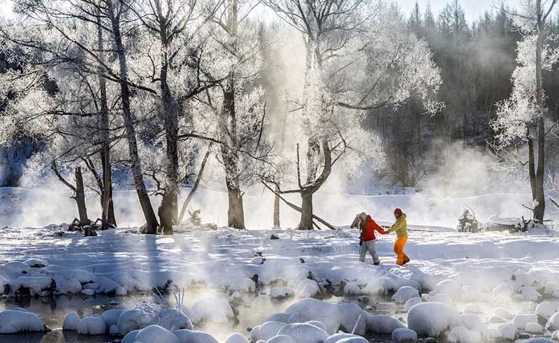 El río llamado “el río descongelado” por los lugareños de Hinggan, Región Autónoma de Mongolia Interior, nunca se congela incluso cuando la temperatura alcanza valores entre menos 15 y 30 grados celsius. [Foto: proporcionada a chinadaily.com.cn]