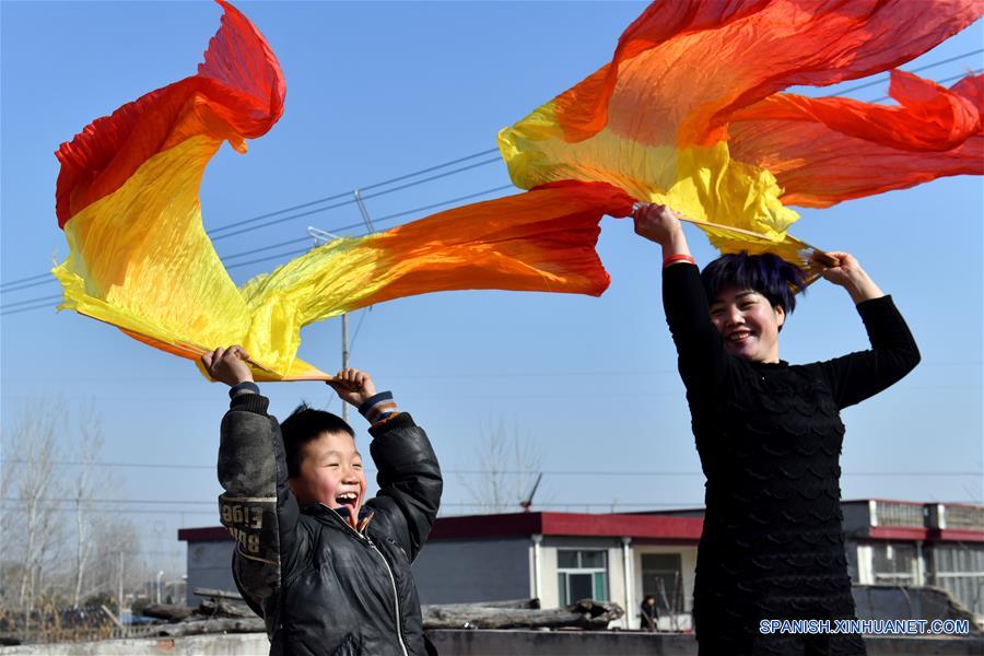 Voluntarios proporcionan apoyo a niños pobres y huérfanos en Shandong