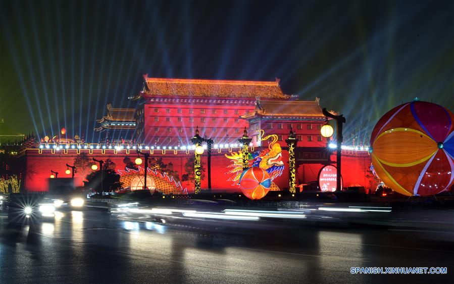 Desfile para celebrar el Festival de Primavera en Shaanxi