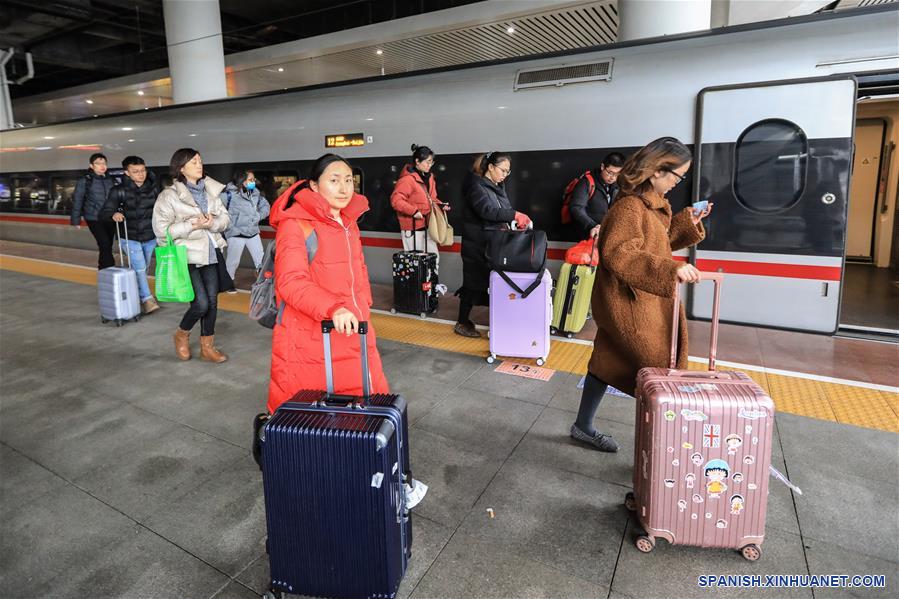 Tráfico ferroviario alcanza pico en China con el fin de vacaciones de Fiesta de Primavera