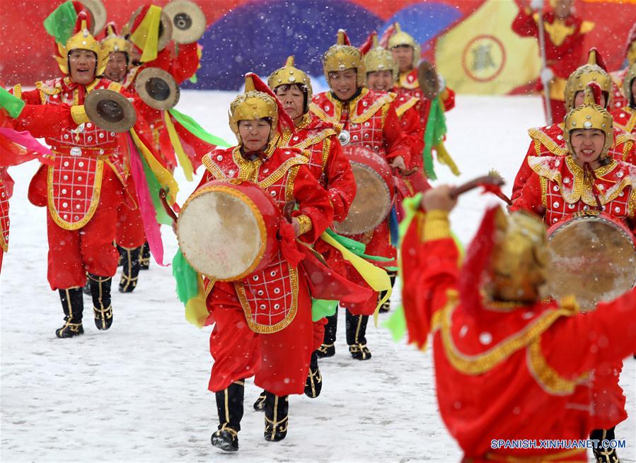 Realizan actuación de tambor en Shijiazhuang, China