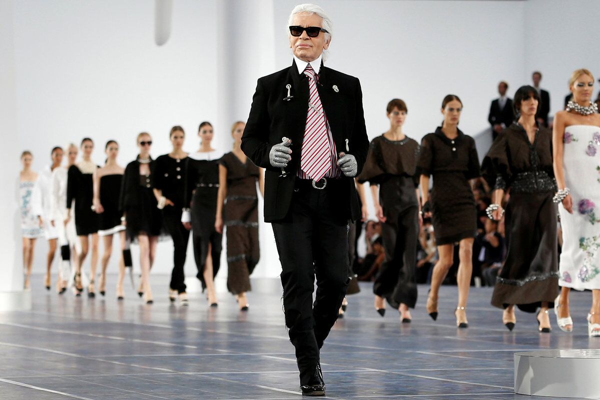 Muere a los 85 años Karl Lagerfeld, diseñador de alta costura