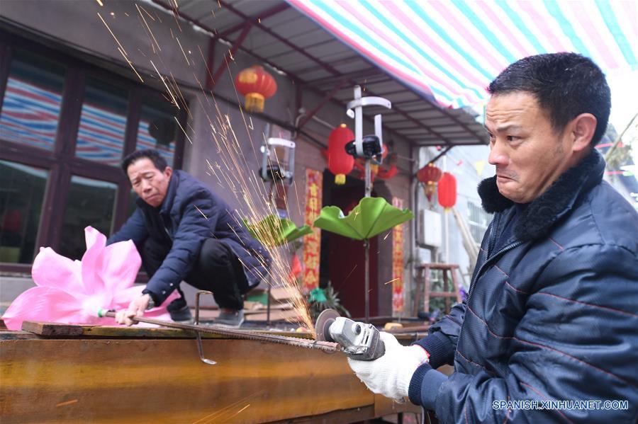 Celebran el Festival de los Faroles en Fujian