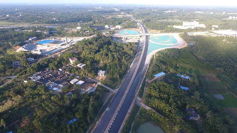 El 30 de enero de 2019, vista aérea de la autopista Wenqiong en construcción en Qionghai de Hainan. (Meng Zhongde / Pueblo en Línea)