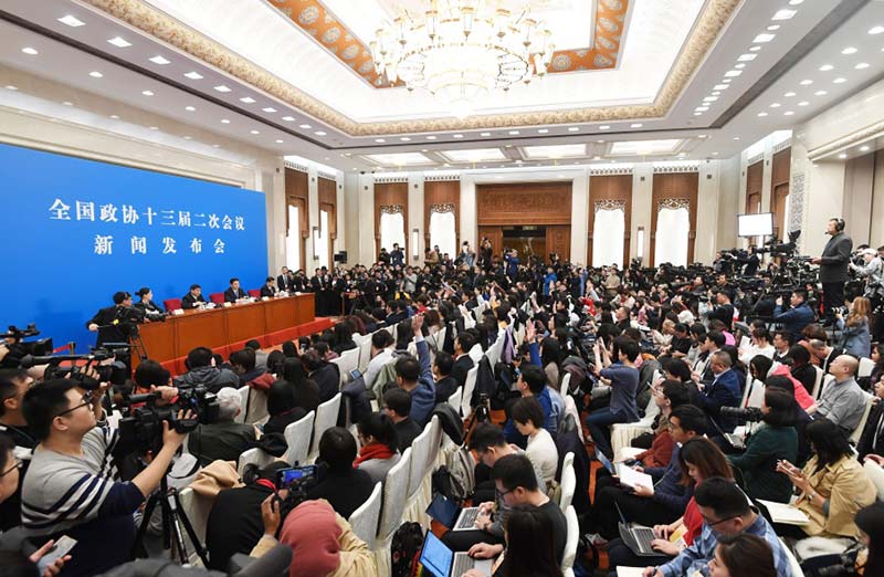 El 2 de marzo, la segunda sesión plenaria de la XIII Conferencia Consultiva Política del Pueblo Chino ofreció una rueda de prensa en el Gran Salón del Pueblo de Beijing. (Foto: Chen Yehua/ Xinhua) 