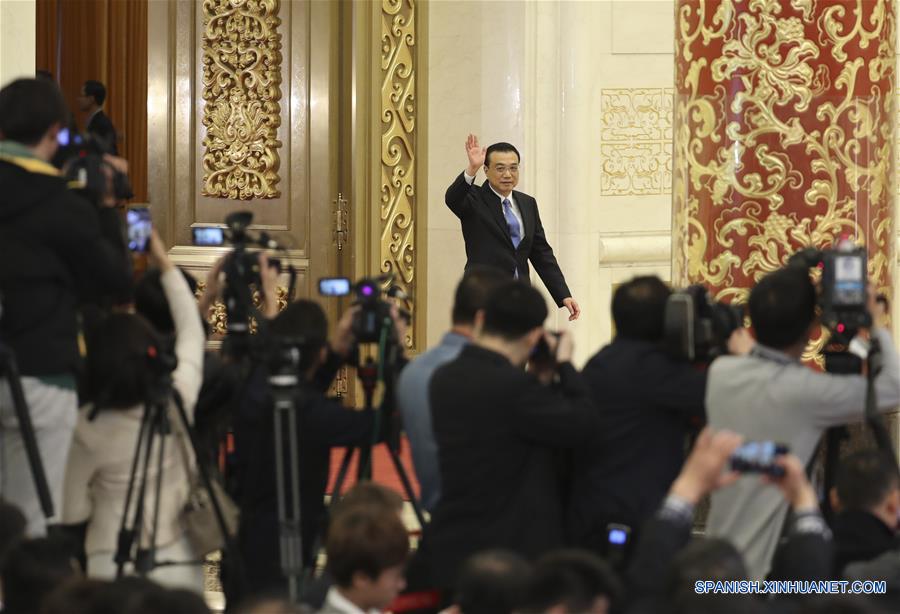 (Dos sesiones) Primer ministro chino espera que consultas comerciales China-EEUU den buenos resultados