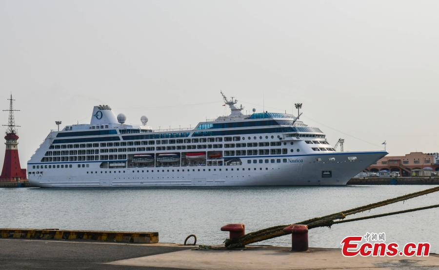 Dalian da la bienvenida al primer crucero de lujo este año